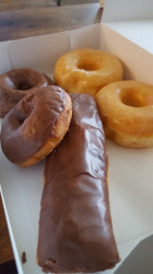 Bestz donuts of Forsythe