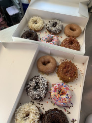 Blondiez Donuts OIB
