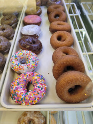 Busy B's Bakery & Donuts