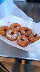 Chani's Donuts (Shaw-nees)