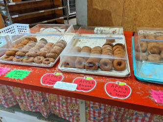 Country Mill Farms, Bakery, Orchard & Cider Mill