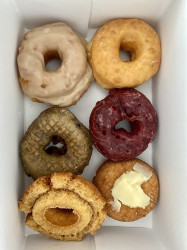 Daviss Donuts & Deli