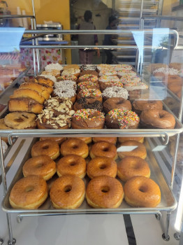 Daybreak Donuts & Ice Cream