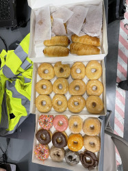 Del Valle Donuts