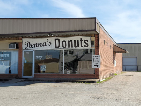 Denna Donuts