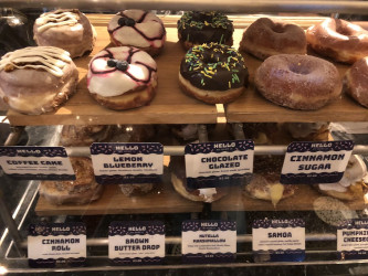 District: Donuts. Sliders. Brew.