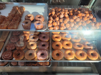 Donut Factory Dee's-Mazzoa