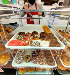 Donutlicious & Boba Zone