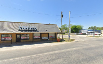 Downtown Donuts in alvord