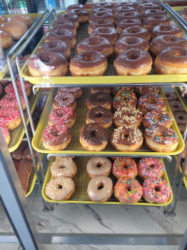 Encore Donuts & Bagels Cafe