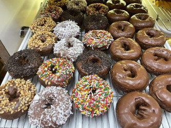 Golden Donut Place