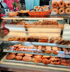Golden Gate Donuts