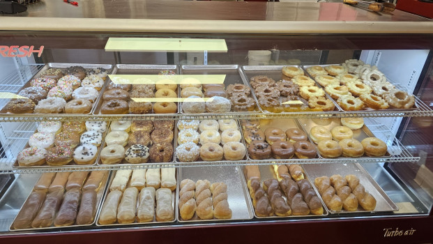 Happy Tia Donuts