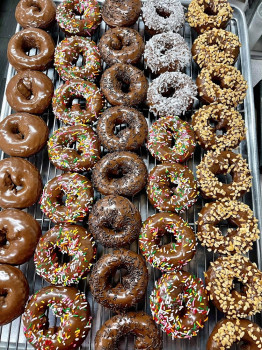 Los Banos Donut Shop