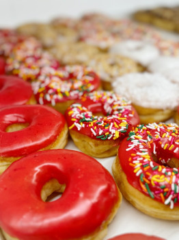 Love's Donuts of ward
