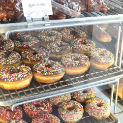 Lucky Donuts House
