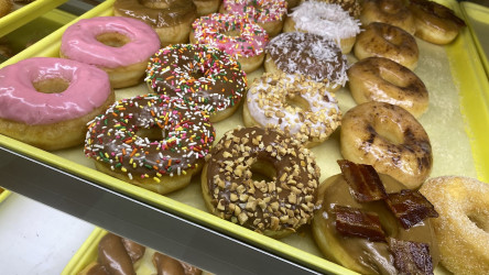 Luna Donuts