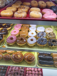 Mama Donuts
