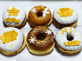 Mandilon Donut & Water