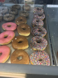 Mayflower Donuts & Bakery