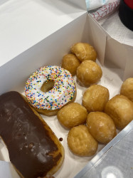 Moon's Donuts