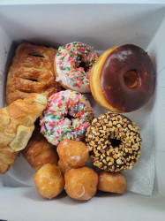 Munchkin's Donuts