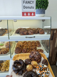Nory's Donut & Bakery