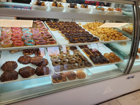 Owl Treats Donut Cafe