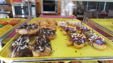 Pam's Donuts and Frozen Yogurt