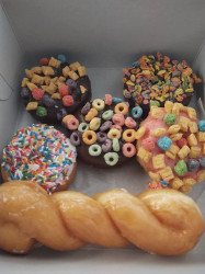 Pam's Doughnuts & Yogurt