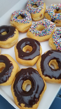 Petersen Donuts & Desserts
