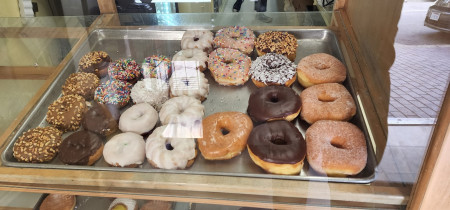 Red's Donuts