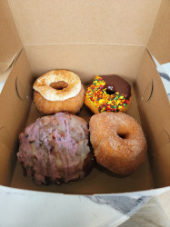 Swillerbees Craft Donuts & Coffee in Ormond