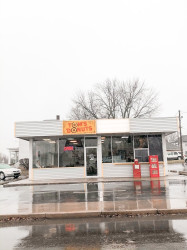 Tom's Donuts