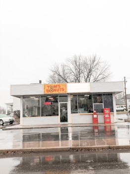 Tom's Donuts