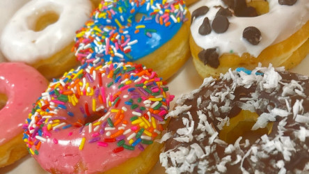 Town Donut & Breakfast Central