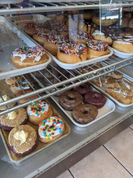 Uncle Leo's & Rosny Cafe In Wilton