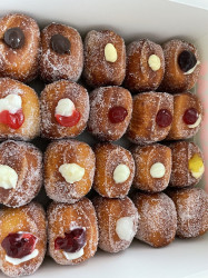 Wiki-licious Malasadas Bakery