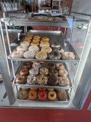 William's Croissant & Donuts