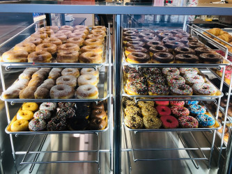 Winstar Donuts