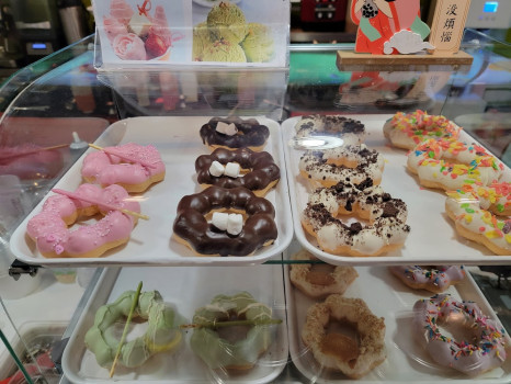 Yoya Frozen Yogurt & Boba tea